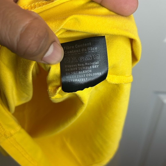 Versace Bold Yellow T-Shirt - Picture 5 of 5